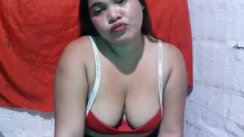 Snapshot of naughty_baby25 chatting on 09-15-25, 03:45 Hannah online show from 09-15-25, 03:45