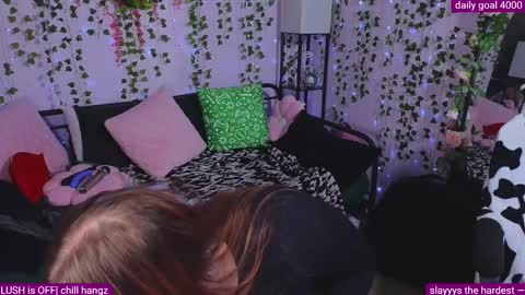 Snapshot of naughty_bella99 chatting on 11-29-25, 01:52 bella online show from 11-29-25, 01:52