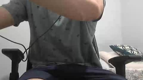 Snapshot of naughty_enzo chatting on 03-08-25, 02:45 Enzo online show from 03-08-25, 02:45
