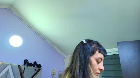 Kitten online show from 10-13-25, 10:04