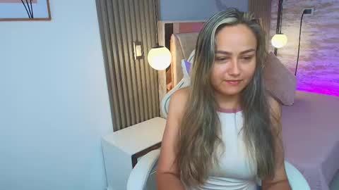 Lila  online show from 10-05-25, 11:41