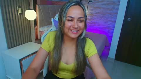 Lila  online show from 10-06-25, 11:18
