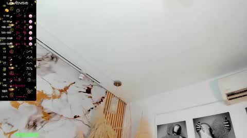 lizeth  online show from 10-19-25, 02:50