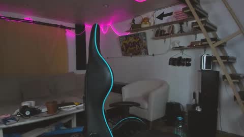 Nik online show from 02-26-25, 03:41