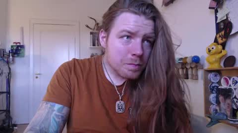 Snapshot of naughty_noisy_neighbors chatting on 01-25-25, 10:40 Freyja and Baldur online show from 01-25-25, 10:40