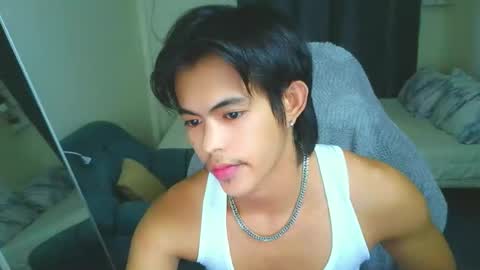 Snapshot of naughtyboylouie chatting on 02-13-26, 03:30 Loue online show from 02-13-26, 03:30