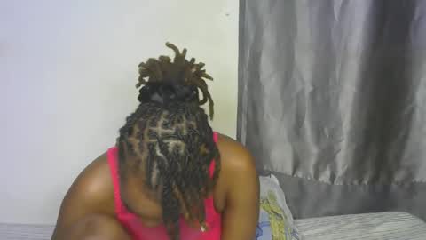 Snapshot of naughtyie chatting on 09-13-25, 03:17 naughtyie online show from 09-13-25, 03:17