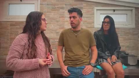 ANDREA STEPH  MIKE online show from 10-18-25, 10:27