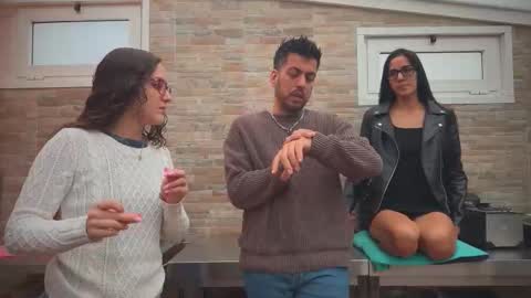 ANDREA STEPH  MIKE online show from 10-23-25, 08:35