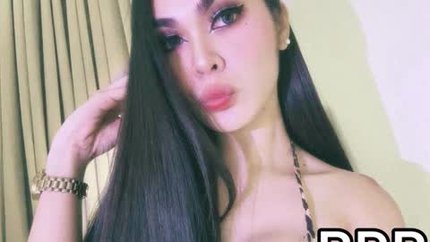 Snapshot of naughtymartinaxxx chatting on 02-09-25, 11:04 Martina online show from 02-09-25, 11:04