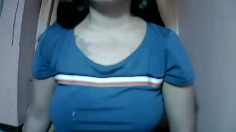 Snapshot of naughtymom_33 chatting on 09-08-25, 07:46 naughtymom_33 online show from 09-08-25, 07:46