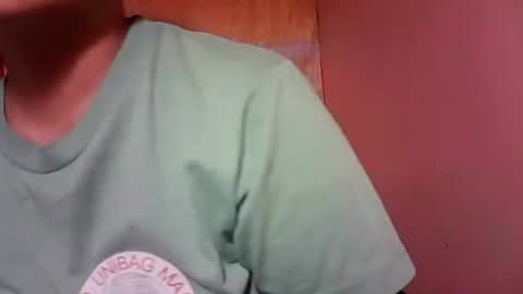 Snapshot of naughtymom_33 chatting on 10-03-25, 10:18 naughtymom_33 online show from 10-03-25, 10:18