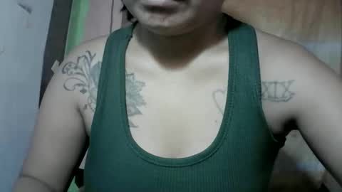 Snapshot of naughtymom_33 chatting on 11-04-25, 08:08 naughtymom_33 online show from 11-04-25, 08:08