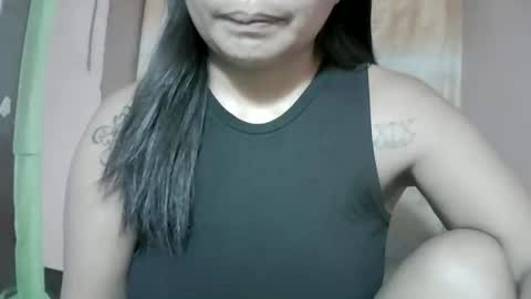 Snapshot of naughtymom_33 chatting on 11-08-25, 11:58 naughtymom_33 online show from 11-08-25, 11:58