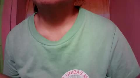 Snapshot of naughtymom_33 chatting on 11-21-25, 09:57 naughtymom_33 online show from 11-21-25, 09:57