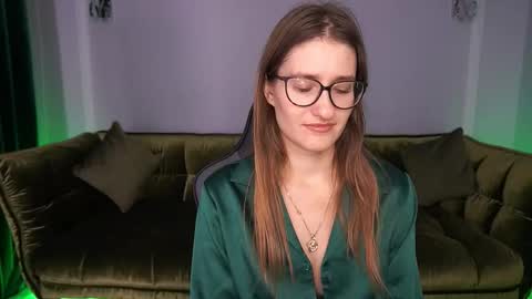 Snapshot of naughtynursevibe chatting on 11-20-25, 07:08 Ur Nurse online show from 11-20-25, 07:08