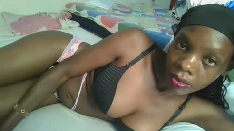 Snapshot of naughtysweetpie chatting on 03-06-26, 04:25 naughty online show from 03-06-26, 04:25