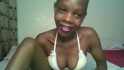 Snapshot of naughtysweetpie chatting on 03-29-26, 12:27 naughty online show from 03-29-26, 12:27