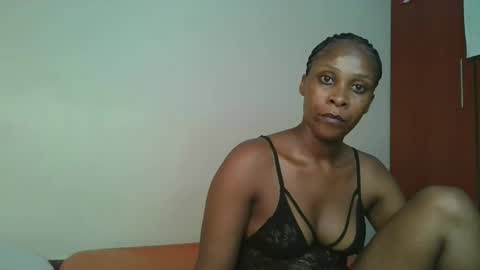 Snapshot of naughtysweetpie chatting on 04-05-26, 06:32 naughty online show from 04-05-26, 06:32