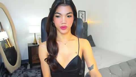 Cassie online show from 10-19-25, 06:36