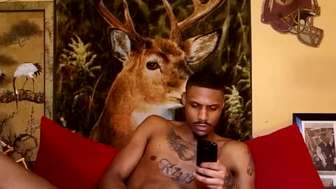 Snapshot of naughtyy_ken chatting on 01-22-25, 09:10 Mekhi or Khi online show from 01-22-25, 09:10