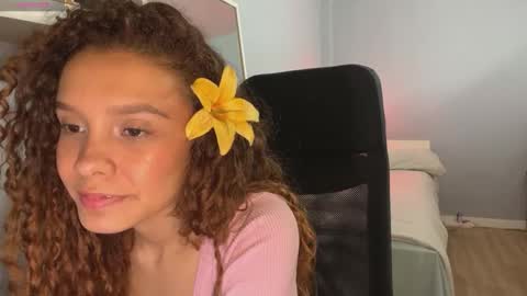 Arantxa online show from 12-19-25, 04:25