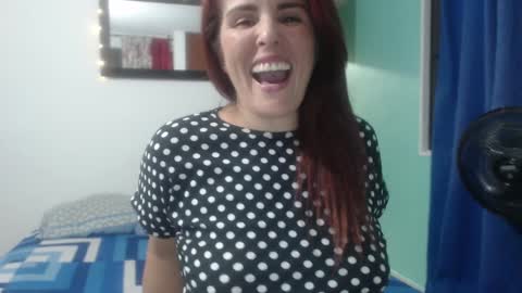 Snapshot of naugthymilf23 chatting on 02-06-25, 12:54 keyra online show from 02-06-25, 12:54