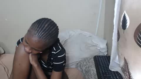 nawtylarissa_ online show from 09-25-25, 07:45