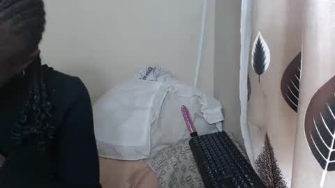 nawtylarissa_ online show from 10-05-25, 07:28