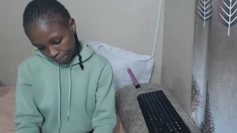 nawtylarissa_ online show from 10-27-25, 06:45