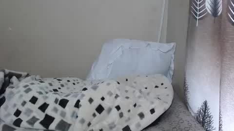 nawtylarissa_ online show from 10-29-25, 06:04