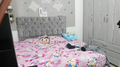 nay_and_aleja online show from 12-04-24, 06:00