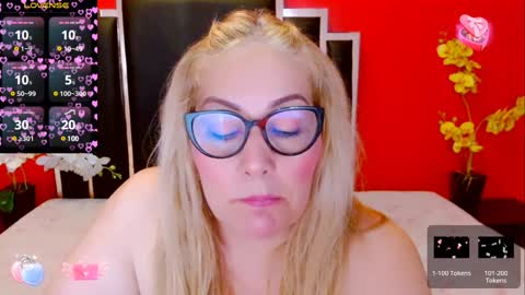 Lady Nayla online show from 01-08-25, 06:52