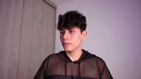 Snapshot of nayton_and_lex chatting on 01-06-25, 01:08 Naytoon online show from 01-06-25, 01:08