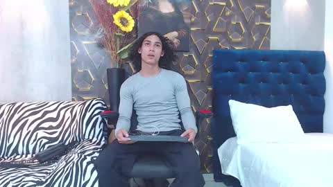 Snapshot of nazper_2 chatting on 10-19-25, 04:18 NAZPER online show from 10-19-25, 04:18