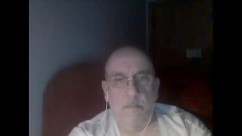 Snapshot of needlesslove chatting on 01-12-25, 01:11 Tom online show from 01-12-25, 01:11