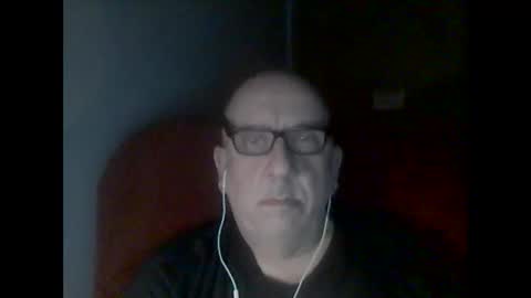Snapshot of needlesslove chatting on 02-02-25, 12:40 Tom online show from 02-02-25, 12:40