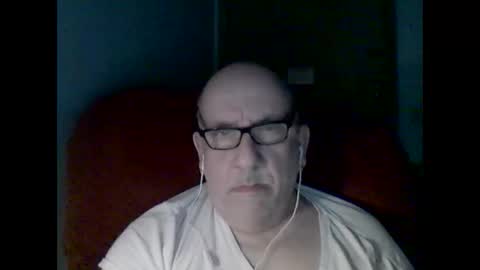 Snapshot of needlesslove chatting on 09-20-25, 01:17 Tom online show from 09-20-25, 01:17