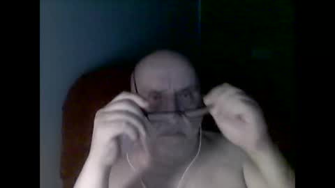 Snapshot of needlesslove chatting on 11-17-25, 12:05 Tom online show from 11-17-25, 12:05