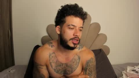 Snapshot of neeii chatting on 10-09-25, 09:51 Nei turn green online show from 10-09-25, 09:51