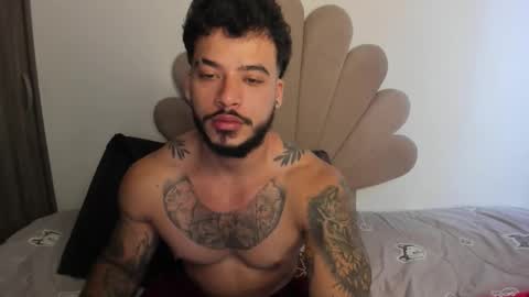 Snapshot of neeii chatting on 10-12-25, 12:59 Nei turn green online show from 10-12-25, 12:59