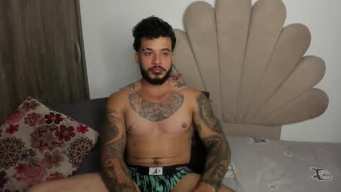 Snapshot of neeii chatting on 10-17-25, 11:07 Nei turn green online show from 10-17-25, 11:07