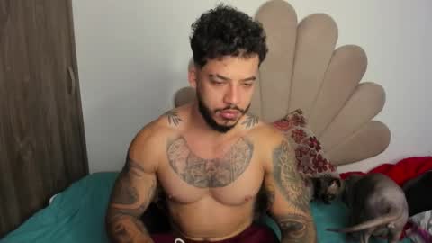 Snapshot of neeii chatting on 10-26-25, 12:11 Nei turn green online show from 10-26-25, 12:11