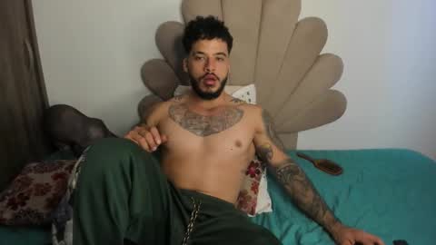 Snapshot of neeii chatting on 10-27-25, 08:24 Nei turn green online show from 10-27-25, 08:24