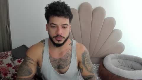 Snapshot of neeii chatting on 11-16-25, 12:44 Nei turn green online show from 11-16-25, 12:44