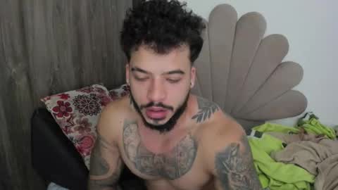 Snapshot of neeii chatting on 12-14-25, 12:54 Nei turn green online show from 12-14-25, 12:54