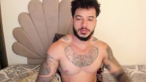 Snapshot of neeii chatting on 12-18-25, 10:43 Nei turn green online show from 12-18-25, 10:43