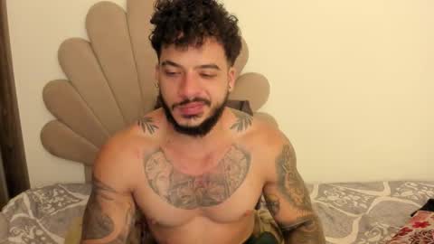 Snapshot of neeii chatting on 12-19-25, 03:13 Nei turn green online show from 12-19-25, 03:13