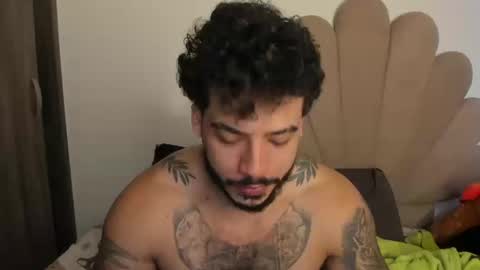 Snapshot of neeii chatting on 02-25-26, 01:10 Nei turn green online show from 02-25-26, 01:10