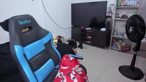 Geek Nicole    im Neeko UwU online show from 01-13-26, 05:51